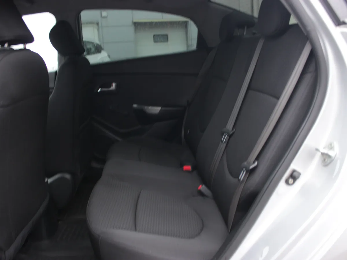 Kia Rio 1.4 AT (107 л.с.)