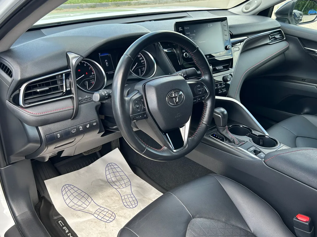 Toyota Camry 2.5 AT (200 л.с.)