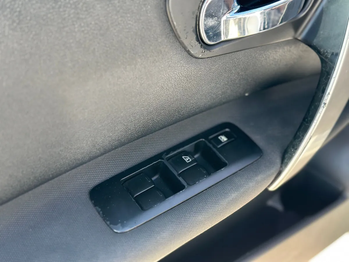 Nissan Qashqai 2.0 CVT FWD (141 л.с.)