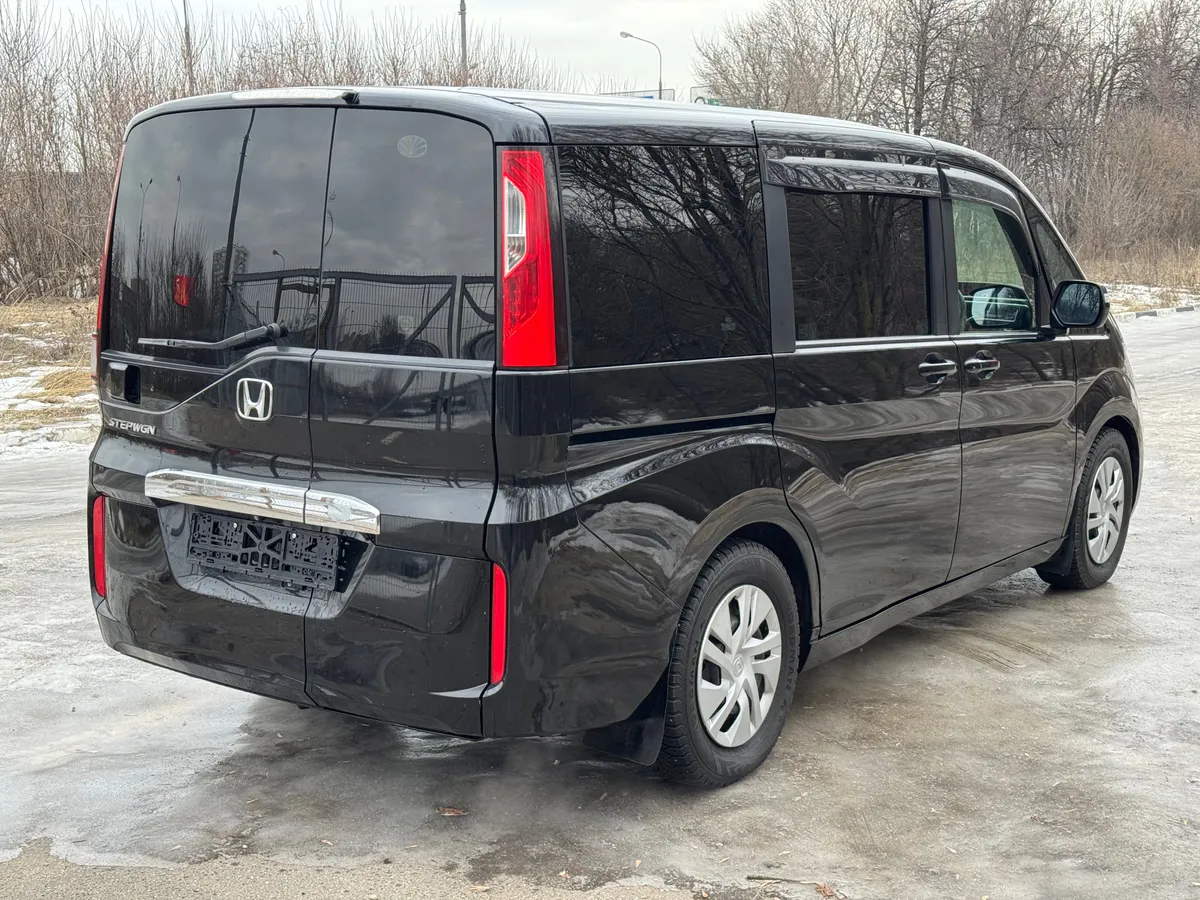 Honda Stepwgn 1.5 AT 4WD (150 л.с.)