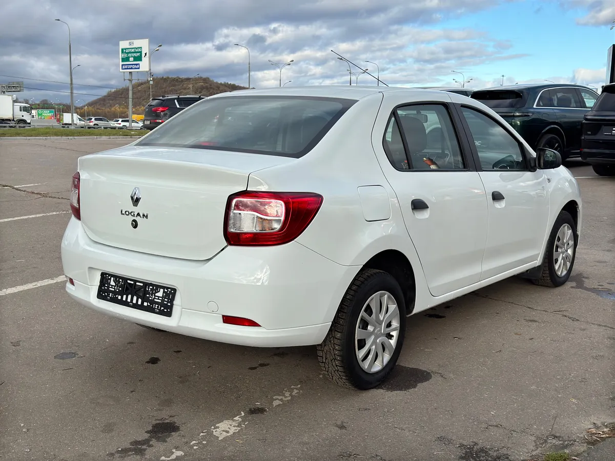 Renault Logan 1.6 AT (102 л.с.)