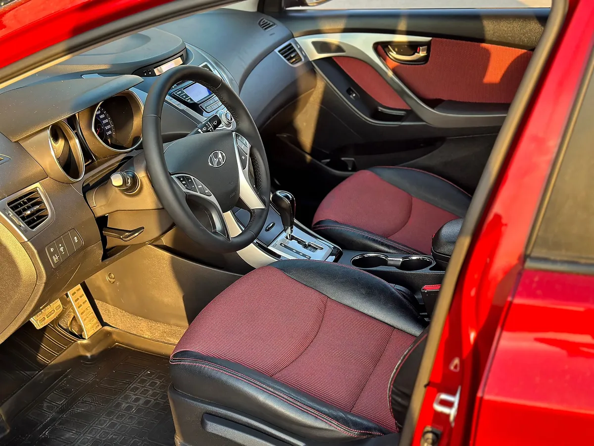 Hyundai Elantra 1.8 AT (150 л.с.)