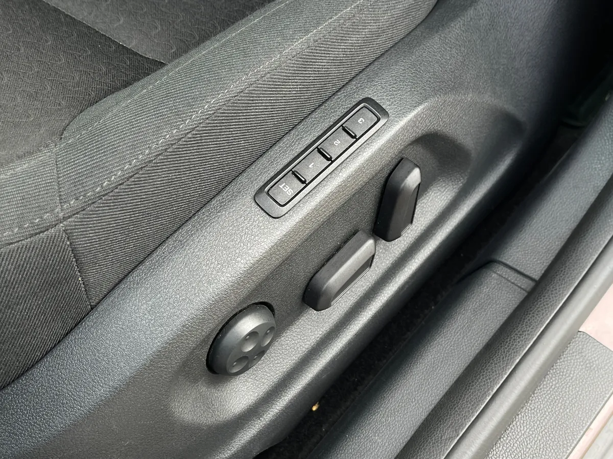 Skoda Yeti 1.8 TSI DSG 4x4 (152 л.с.), 2015 — фото 14