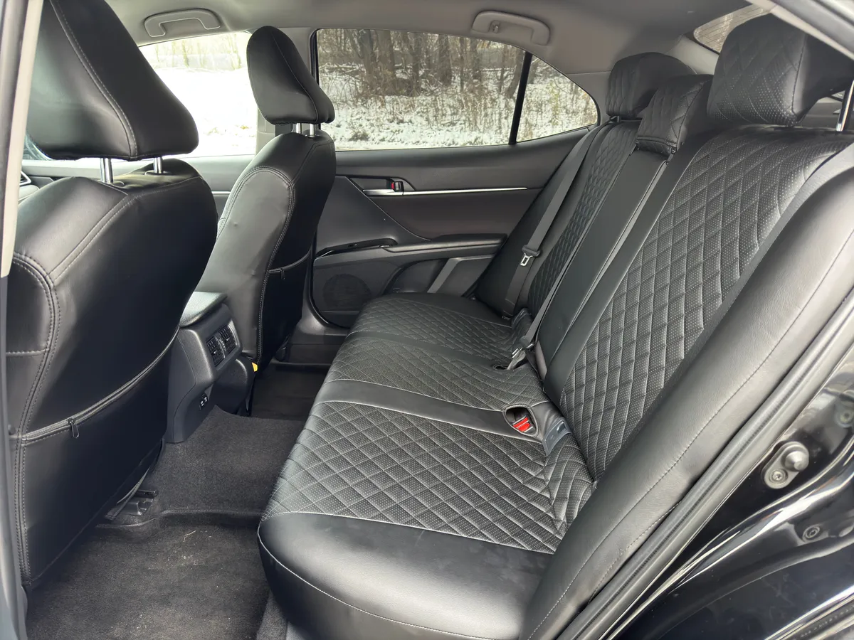 Toyota Camry 2.5 AT (181 л.с.)