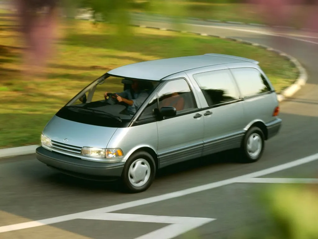 Toyota Previa 2.2 MT RWD (100 л.с.)