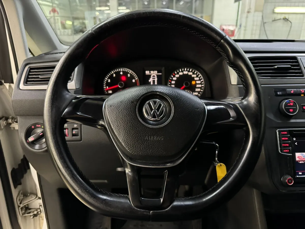 Volkswagen Caddy 1.6 MPI MT (110 л.с.)