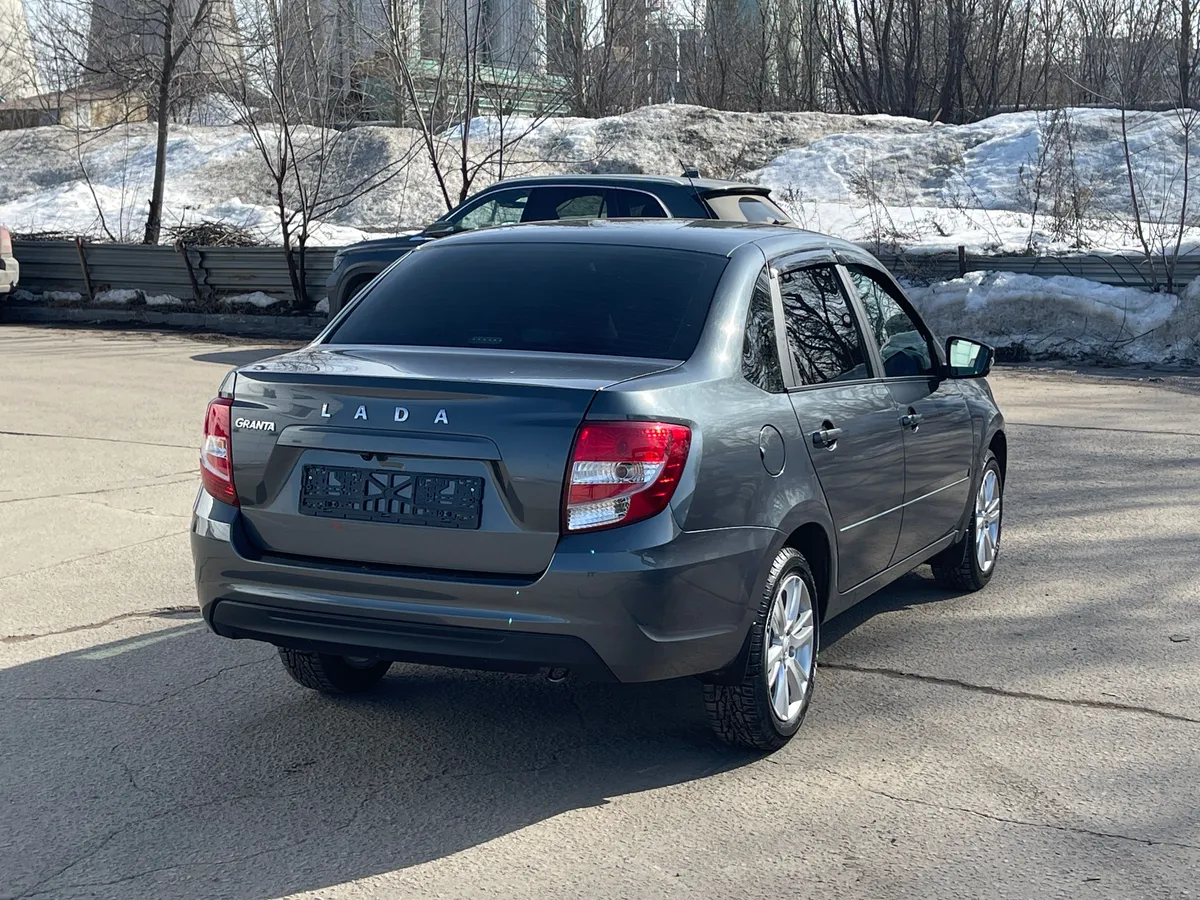 ВАЗ (Lada) Granta 1.6 MT (90 л.с.)