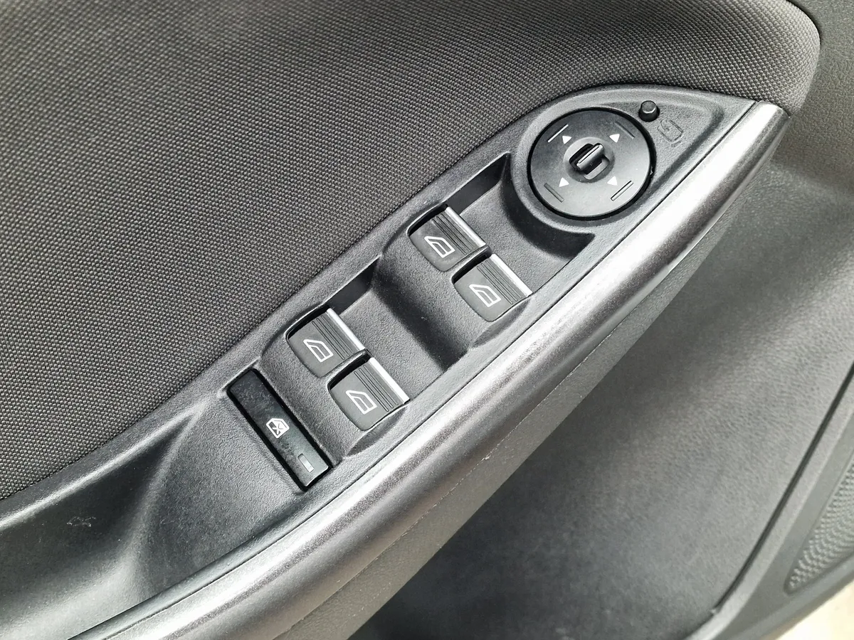 Ford Focus 1.6 Ti-VCT PowerShift (105 л.с.)