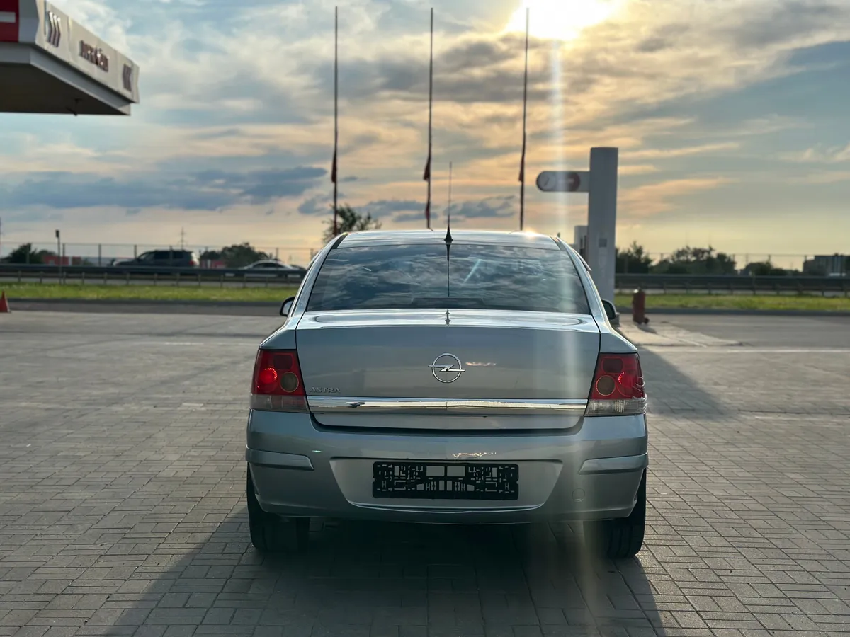 Opel Astra 1.6 MT (115 л.с.)