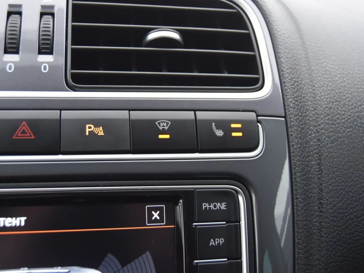 Volkswagen Polo 1.6 MPI AT (110 л.с.)