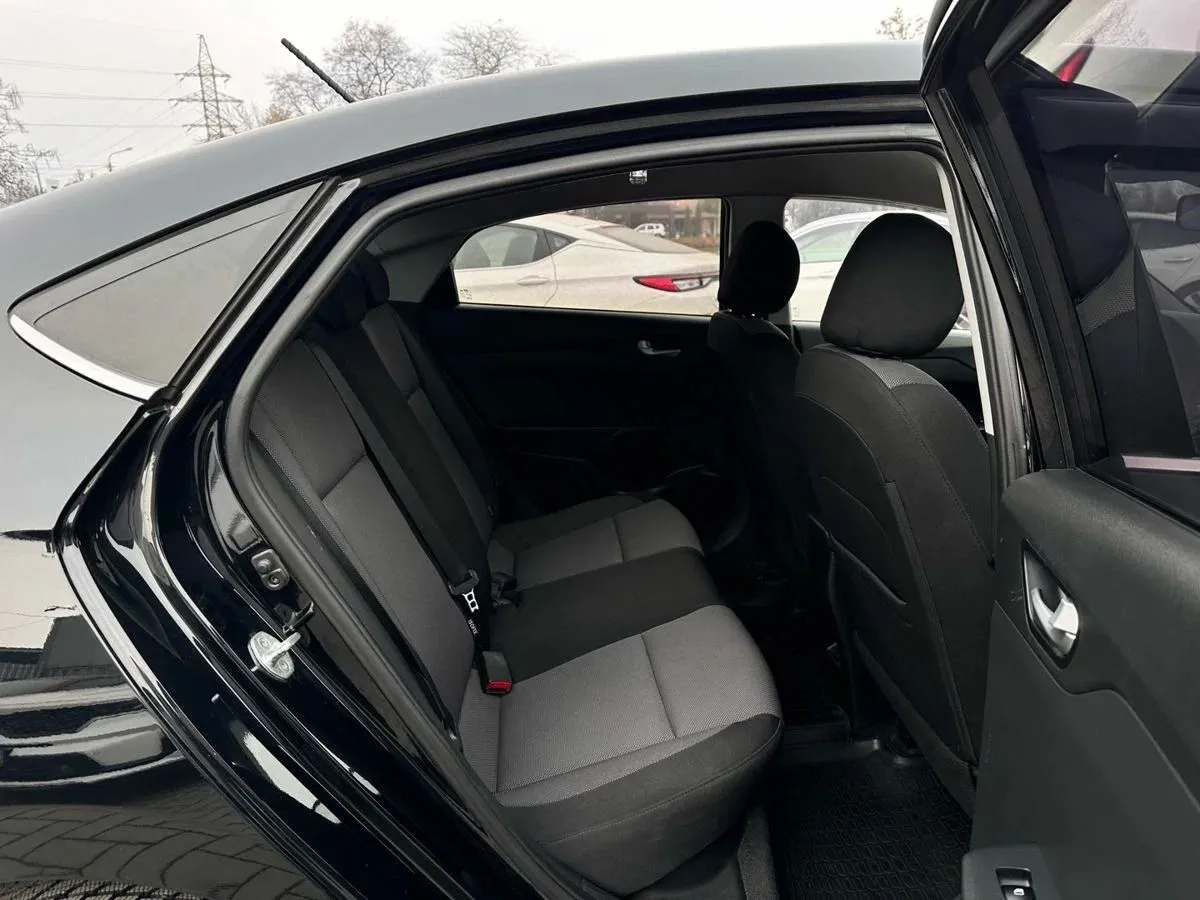 Hyundai Solaris 1.6 AT (123 л.с.)