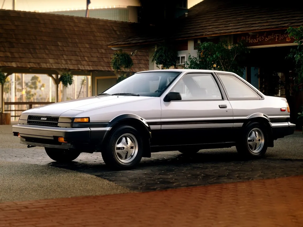 Toyota Corolla 1.6 MT RWD (125 л.с.)