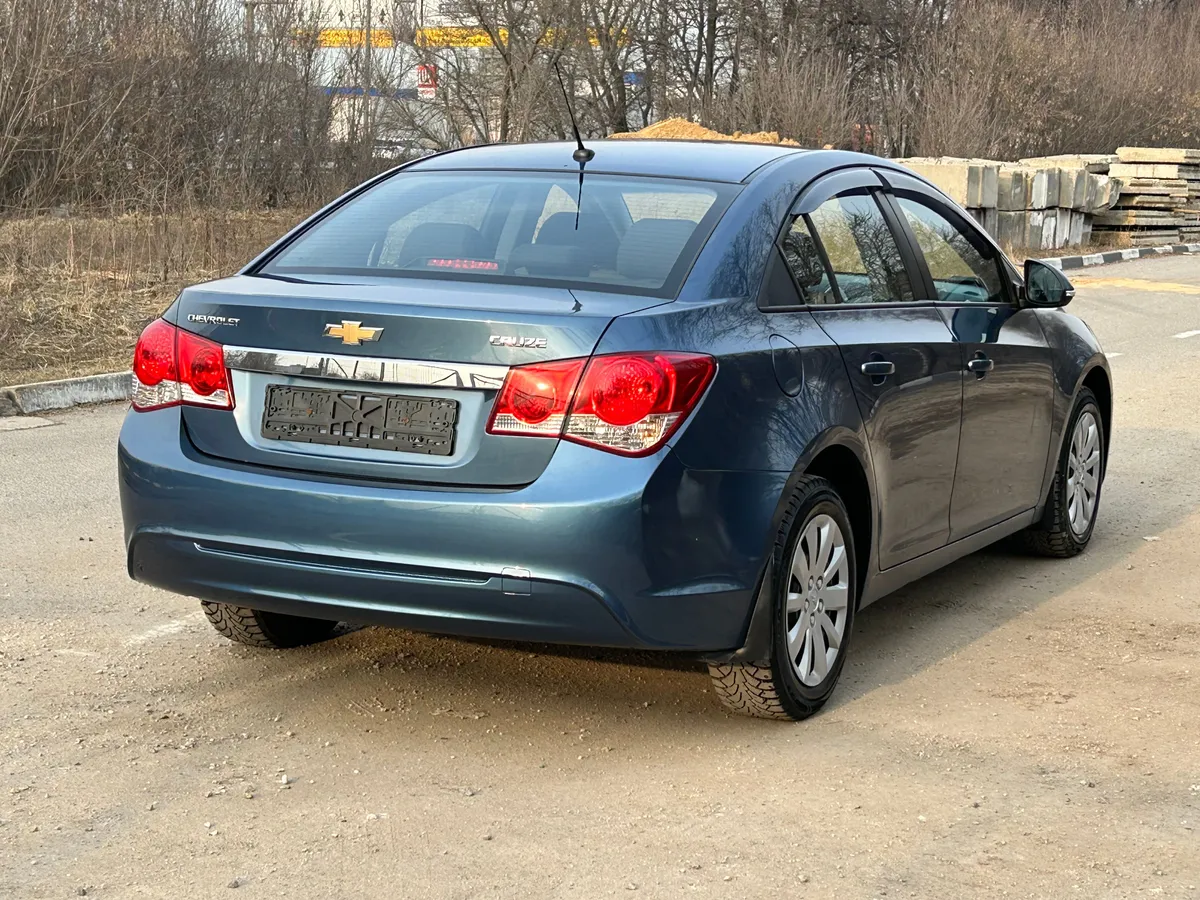 Chevrolet Cruze 1.6 AT (109 л.с.)