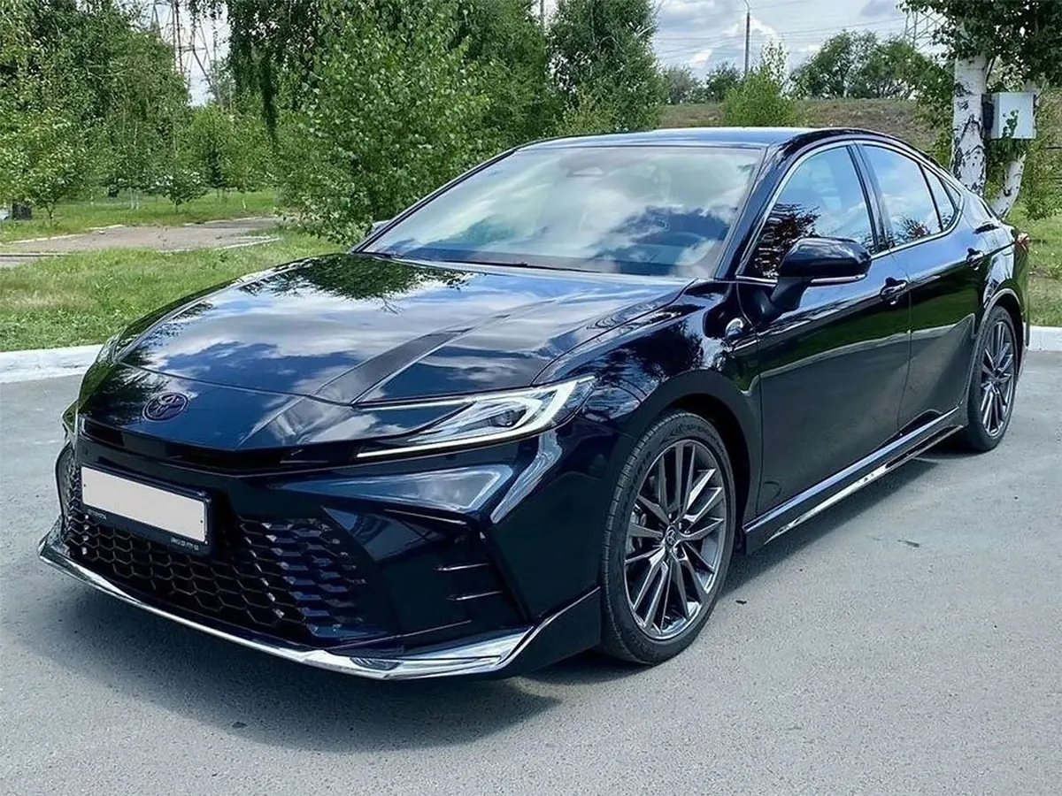 Toyota Camry 2.5 AT (204 л.с.)