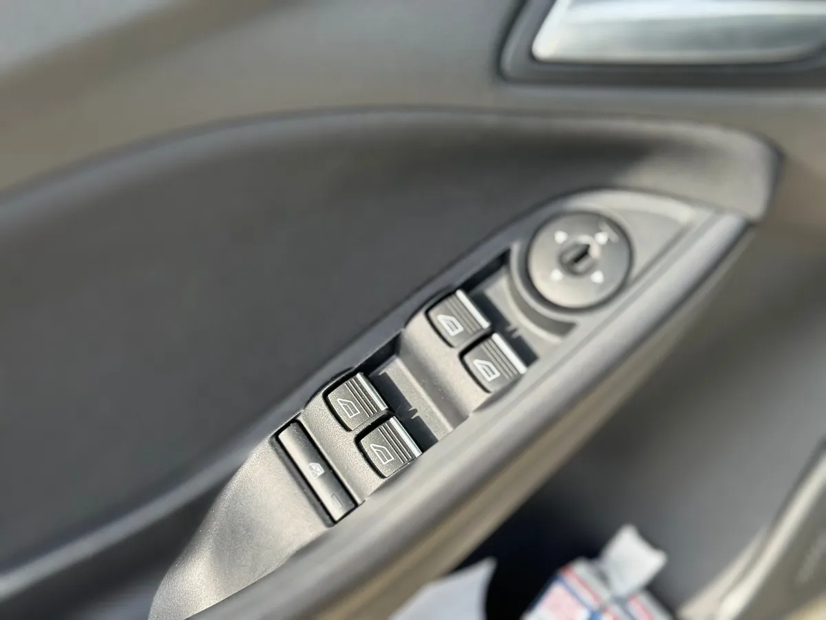 Ford Focus 1.6 Ti-VCT PowerShift (125 л.с.)