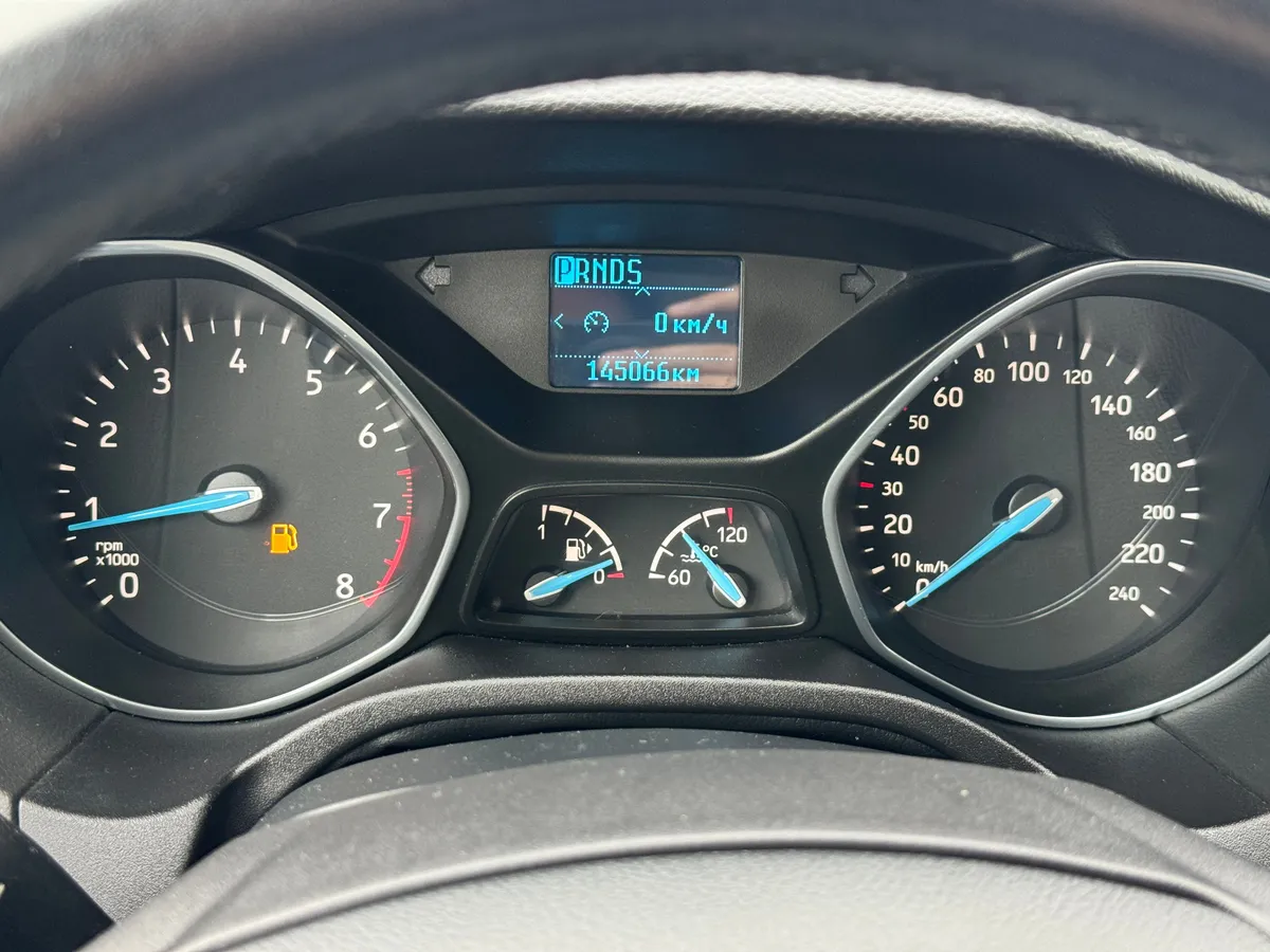 Ford Focus 1.6 Ti-VCT PowerShift (105 л.с.)