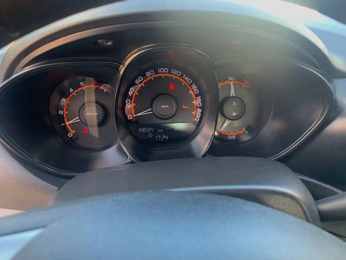 ВАЗ (Lada) Vesta 1.6 MT (106 л.с.)