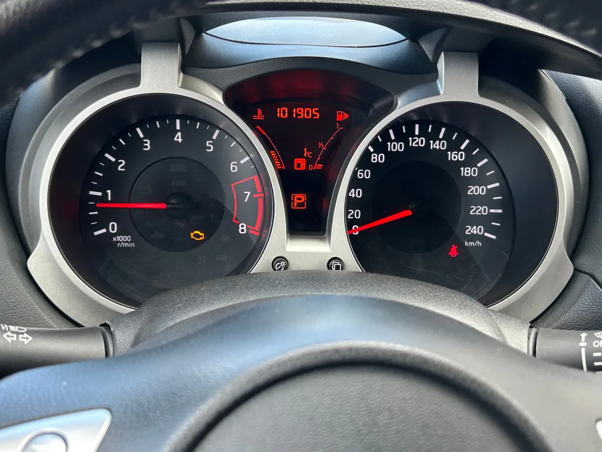 Nissan Juke 1.6 CVT (117 л.с.)