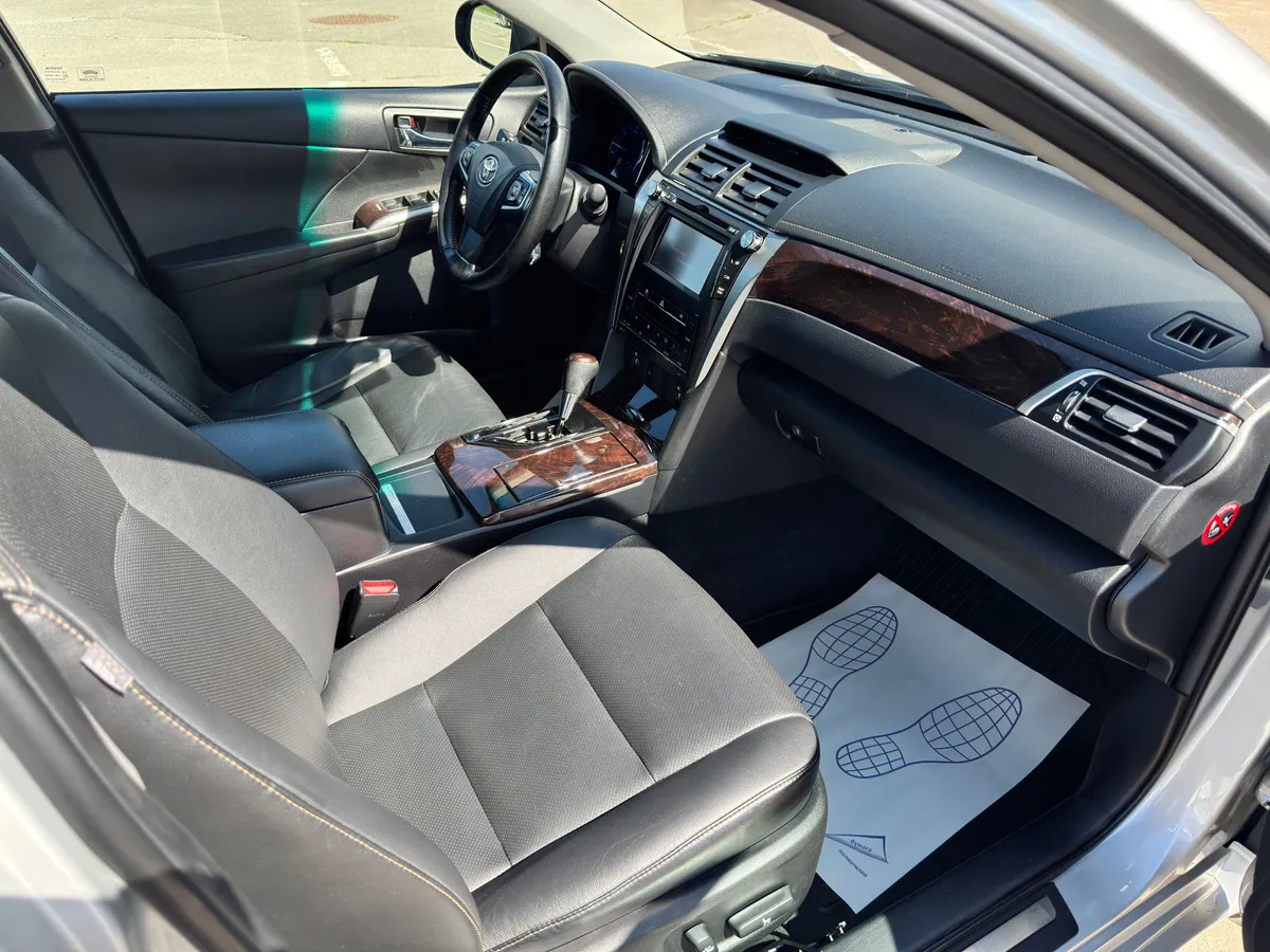 Toyota Camry 2.5 AT (181 л.с.)