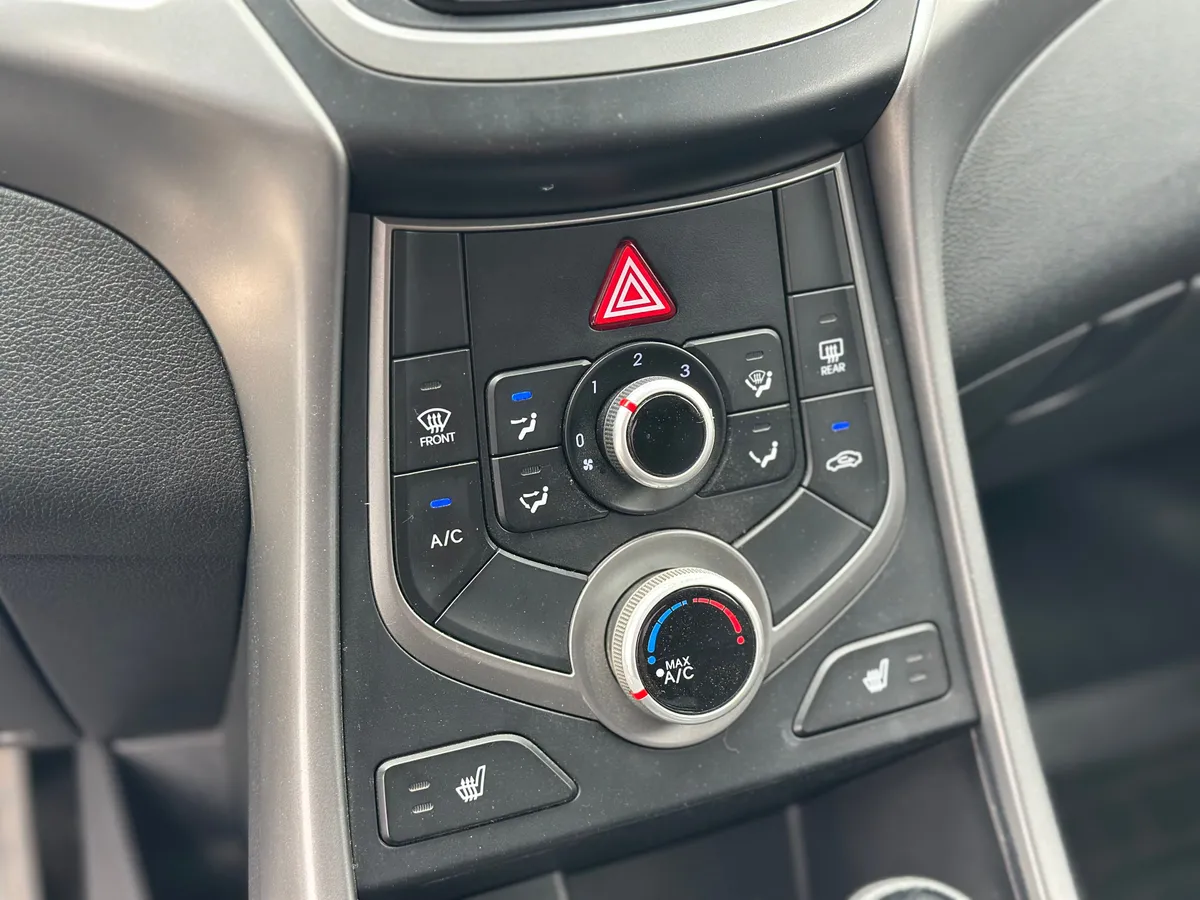 Hyundai Elantra 1.6 AT (132 л.с.)