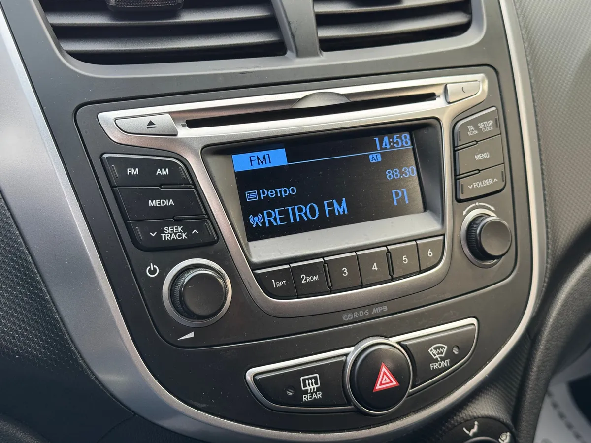Hyundai Solaris 1.4 AT (107 л.с.), 2015 — фото 8