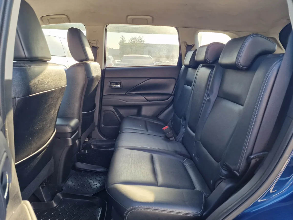 Mitsubishi Outlander 2.4 CVT 4WD (167 л.с.)