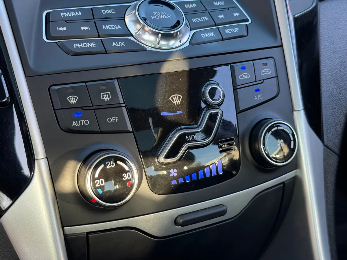 Hyundai Sonata 2.4 MPi AT (178 л.с.)