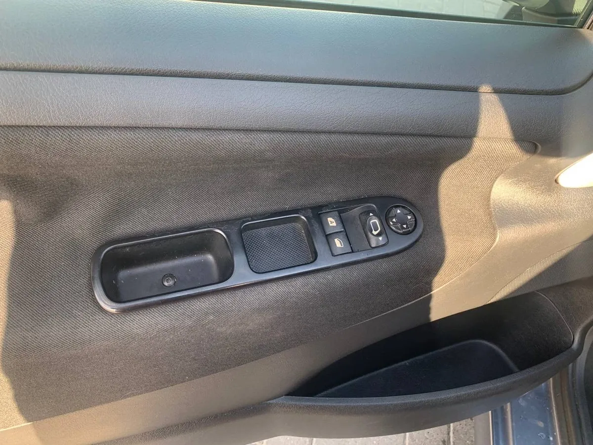 Peugeot 207 1.4 MT (90 л.с.)