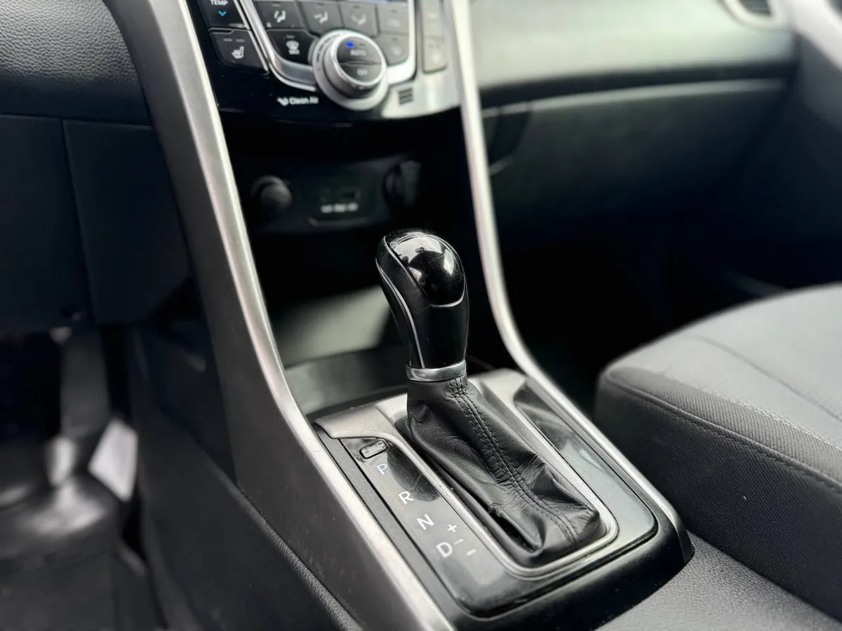 Hyundai i30 1.6 AT (130 л.с.)