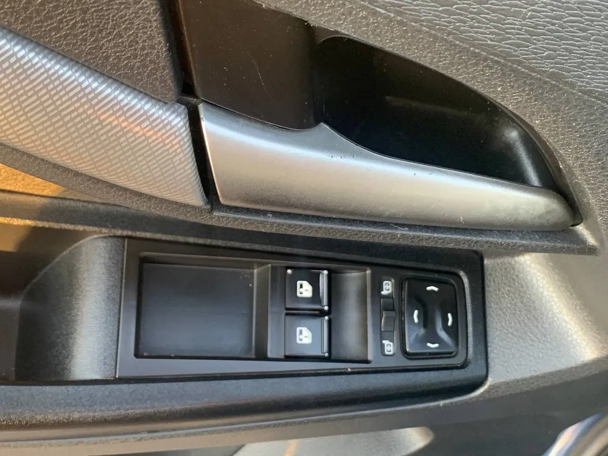 ВАЗ (Lada) Vesta 1.6 MT (106 л.с.)