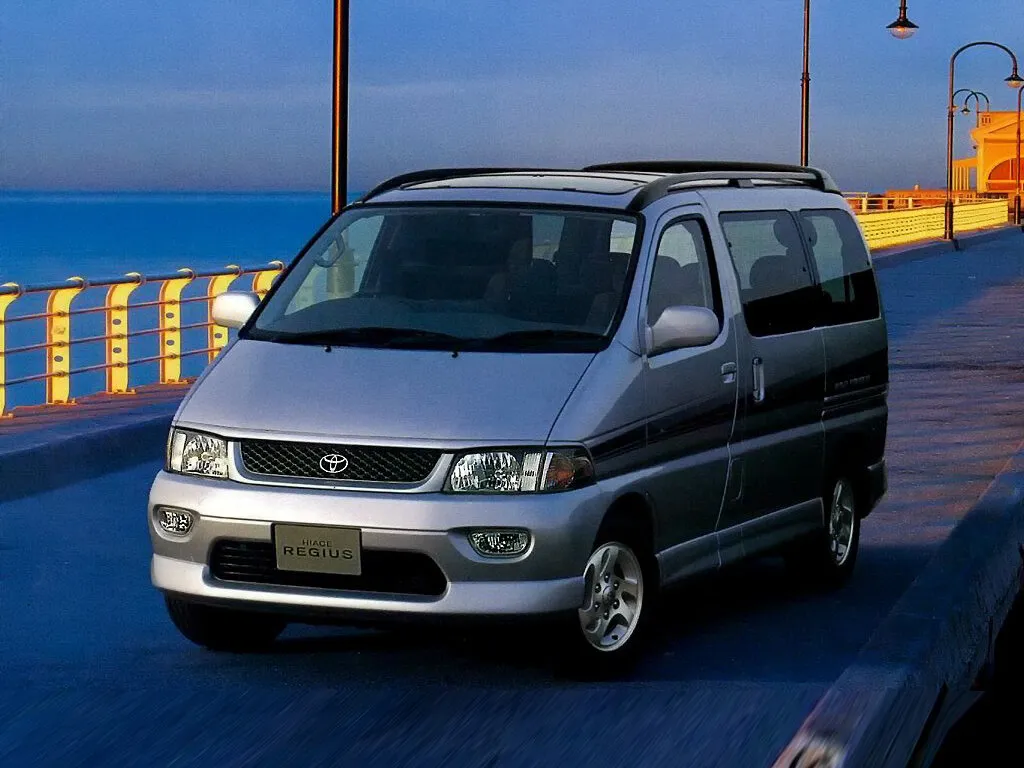 Toyota Regius 3 AT RWD (91 л.с.)