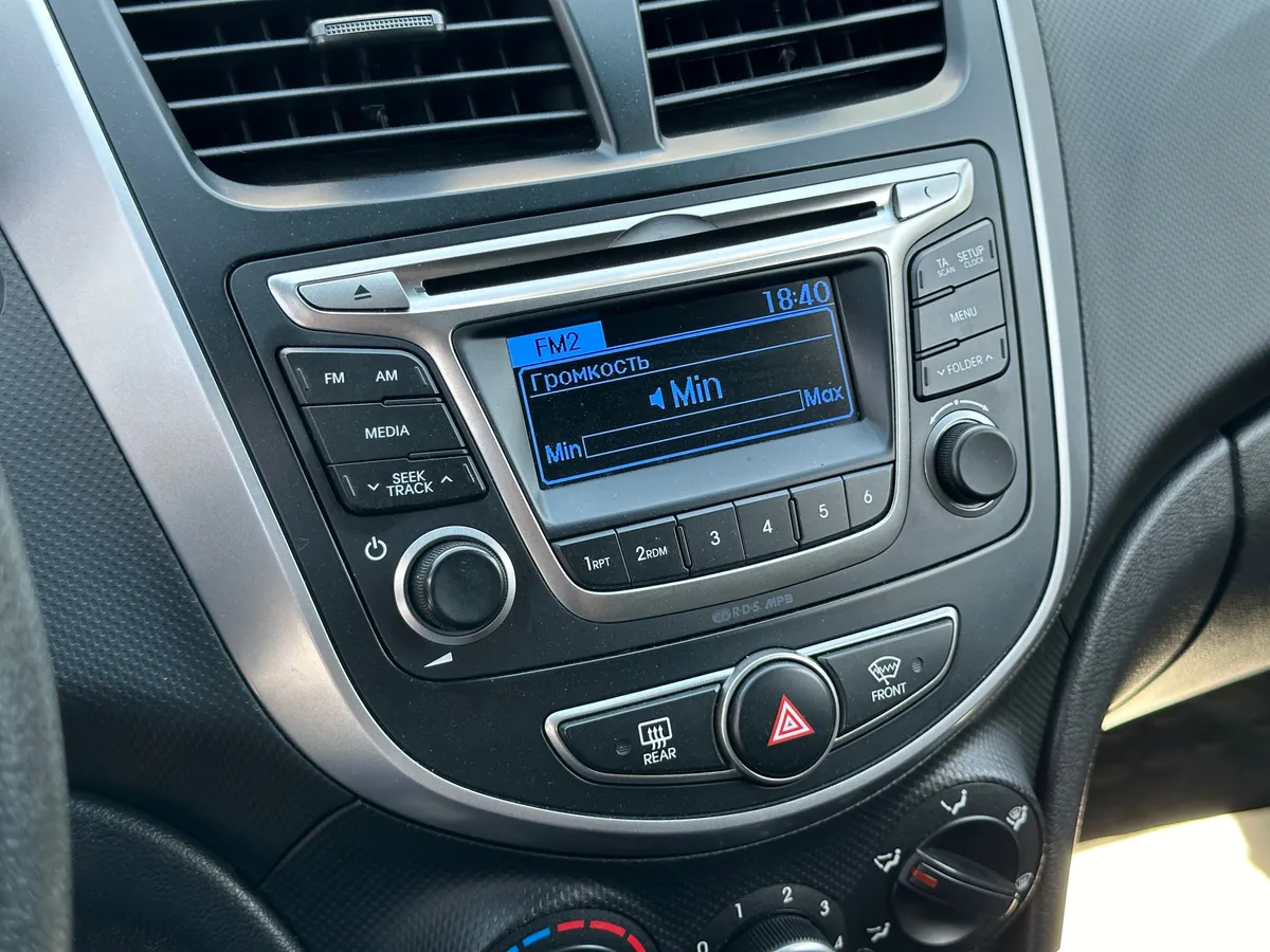 Hyundai Solaris 1.6 AT (123 л.с.), 2015 — фото 9