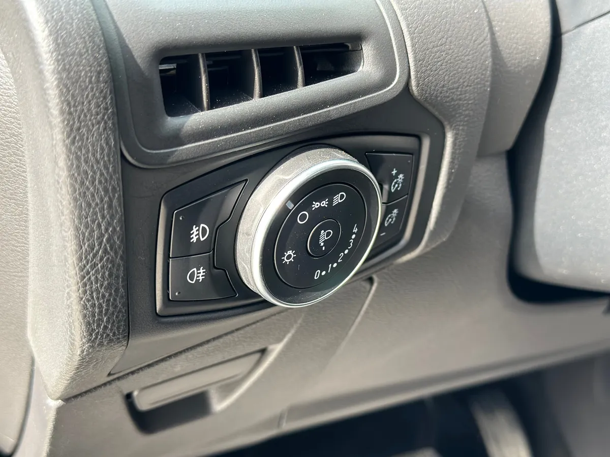 Ford Focus 1.6 Ti-VCT PowerShift (125 л.с.)