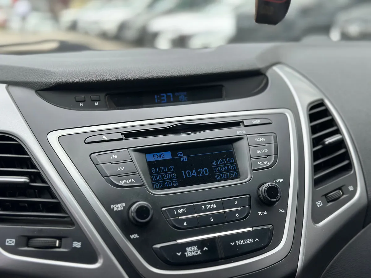 Hyundai Elantra 1.6 AT (132 л.с.)