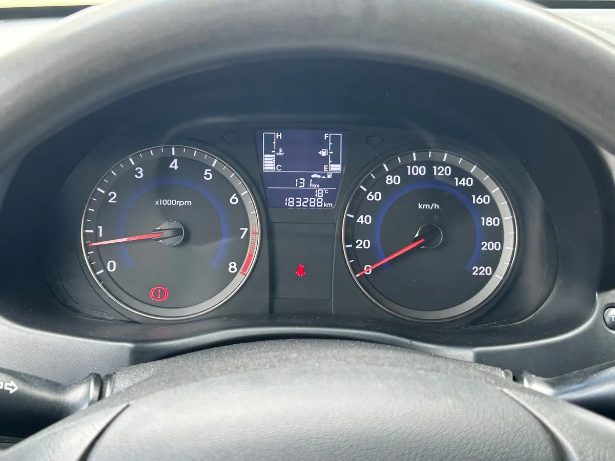 Hyundai Solaris 1.6 MT (123 л.с.)