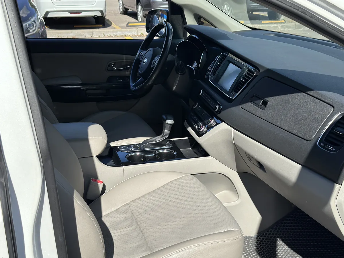Kia Carnival 2.2 CRDi AT (200 л.с.)