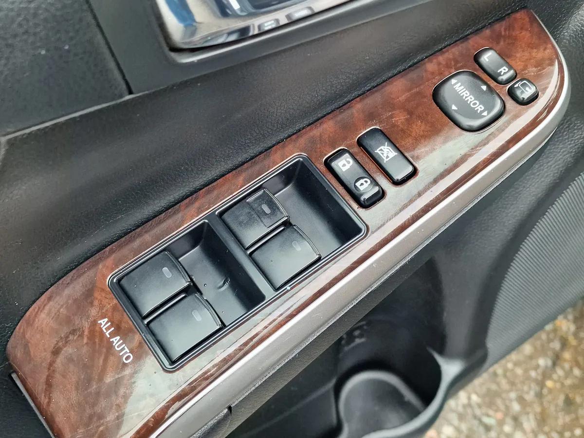 Toyota Camry 2.5 AT (181 л.с.)