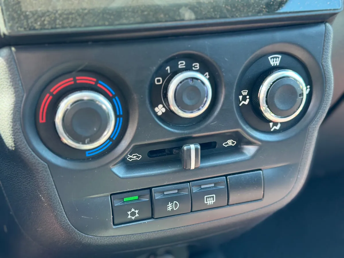 ВАЗ (Lada) Granta 1.6 MT (87 л.с.)