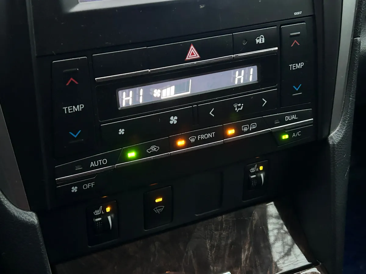 Toyota Camry 2.5 AT (181 л.с.)