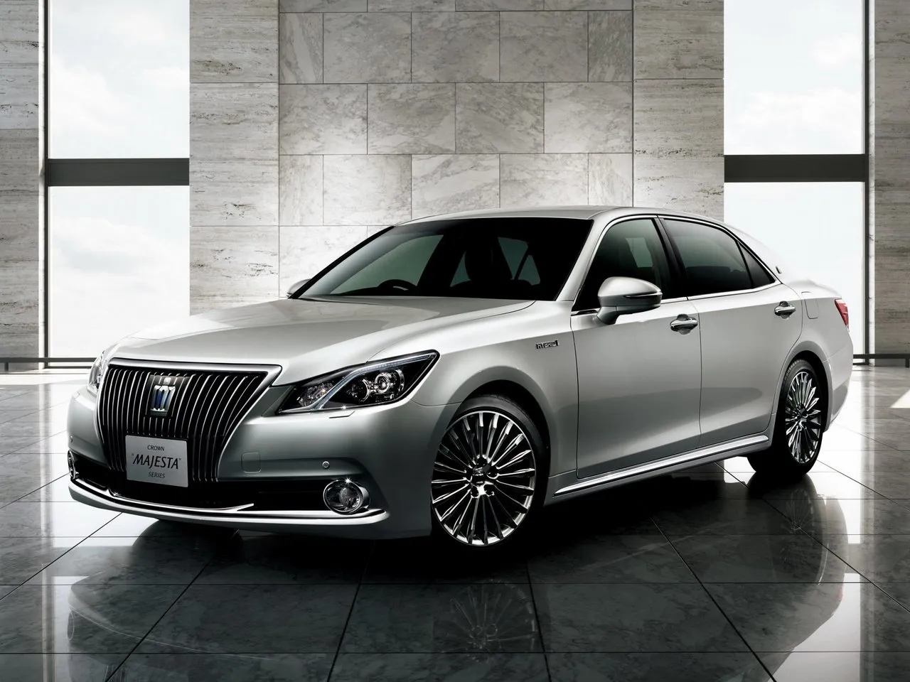 Toyota Crown Majesta 2.5 CVT 4WD (220 л.с.)