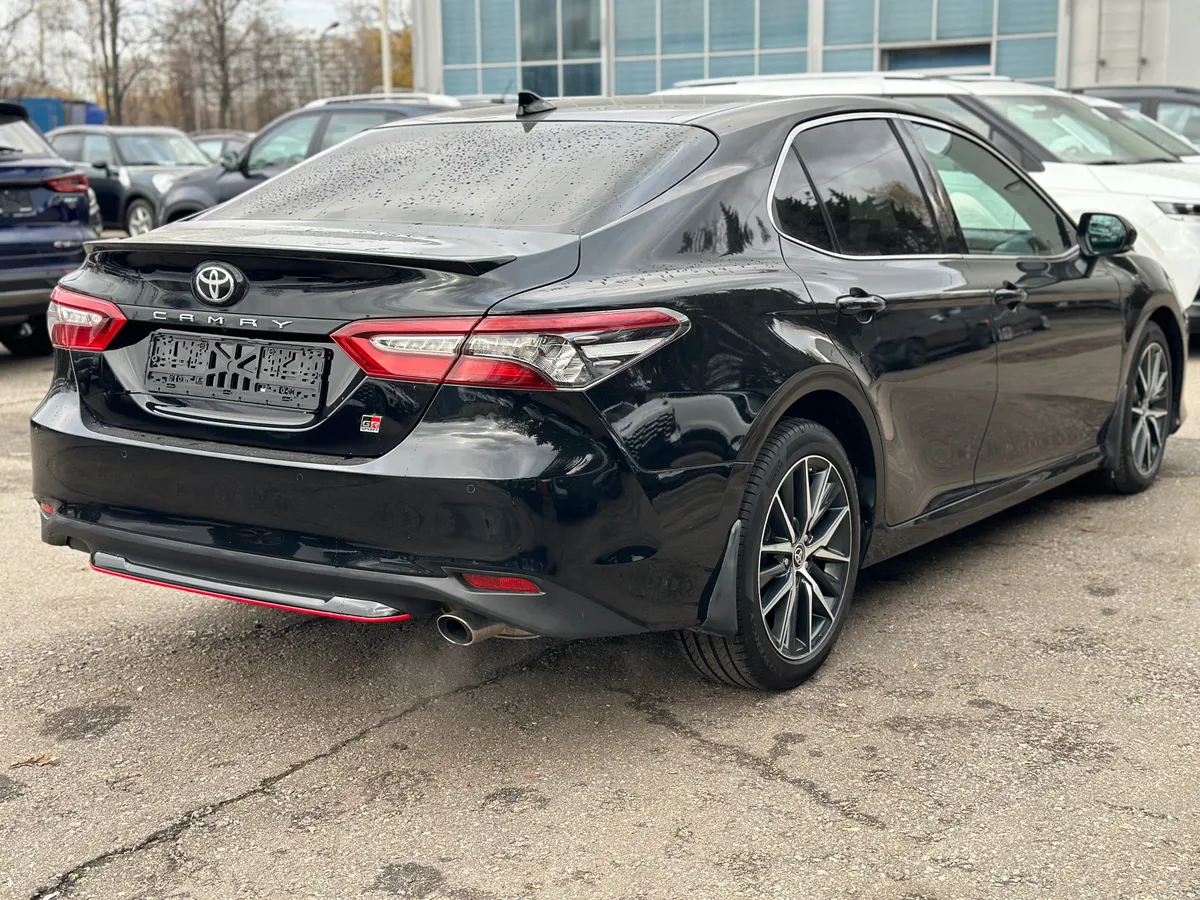 Toyota Camry 2.5 AT (200 л.с.)