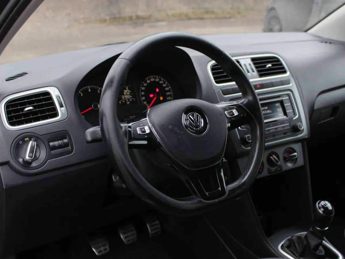 Volkswagen Polo 1.6 MPI MT (90 л.с.)