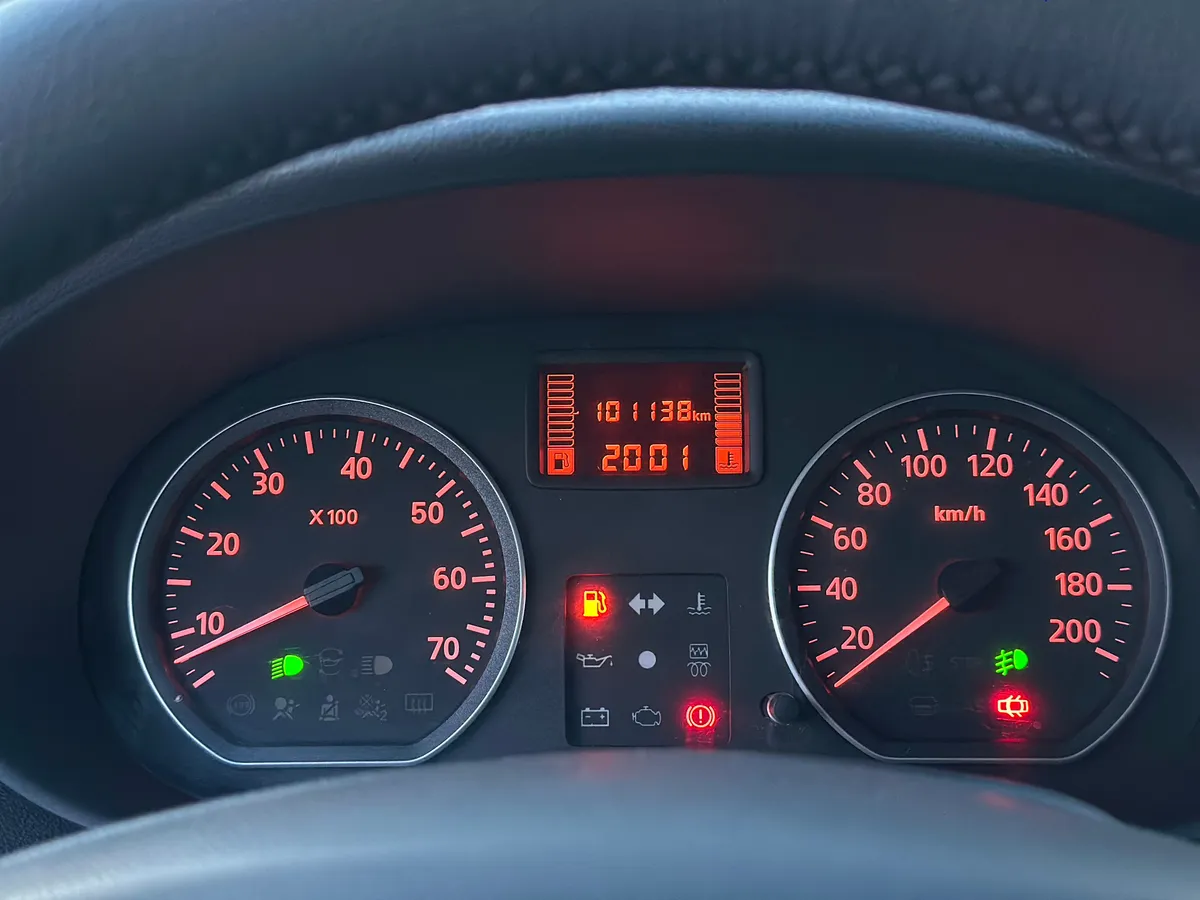 Nissan Almera 1.6 MT (102 л.с.)