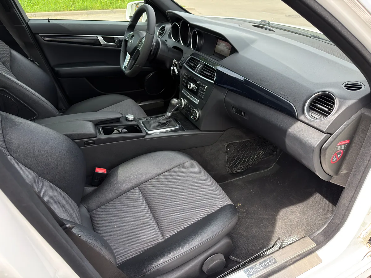 Mercedes-Benz C-Класс C 180 7G-Tronic Plus (156 л.с.)