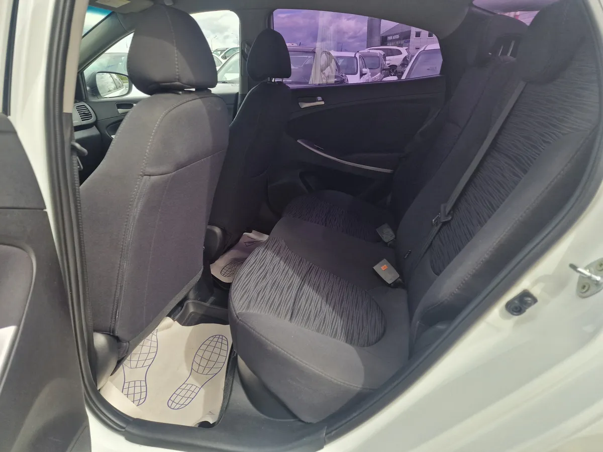 Hyundai Solaris 1.4 AT (107 л.с.), 2015 — фото 11