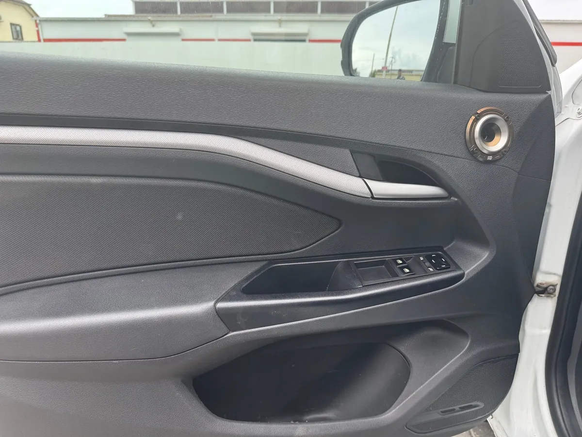 ВАЗ (Lada) Vesta 1.6 MT (106 л.с.)