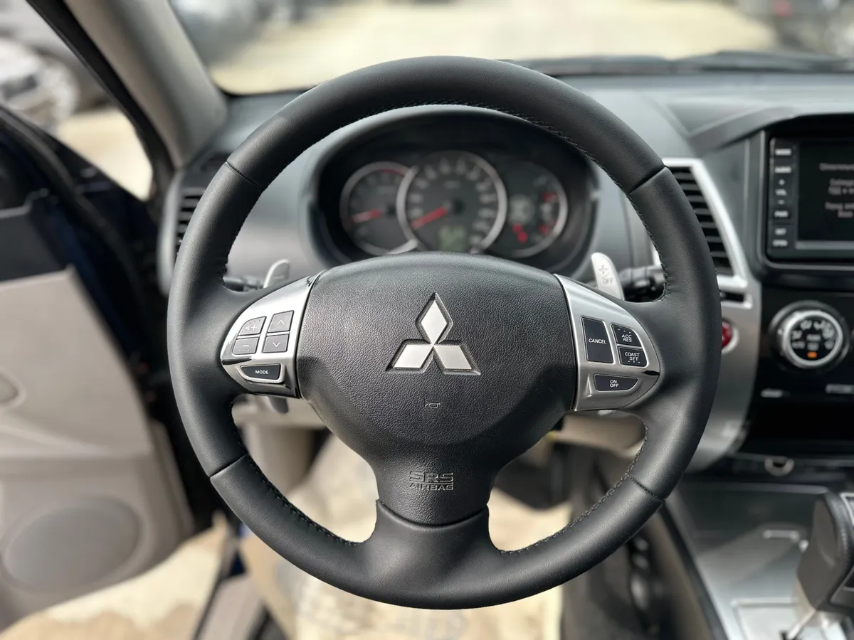 Mitsubishi Pajero Sport 2.5 DI-D AT AWD (178 л.с.)