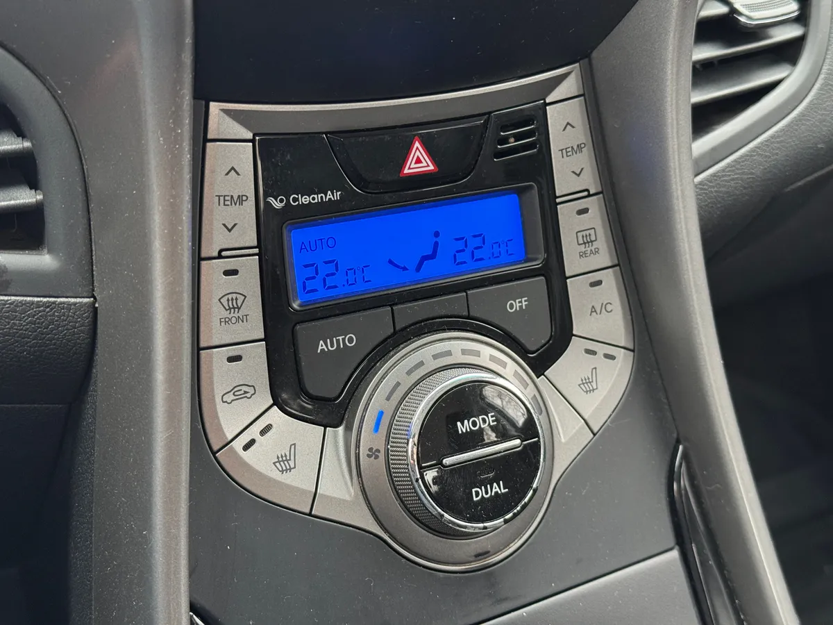 Hyundai Elantra 1.6 AT (132 л.с.)