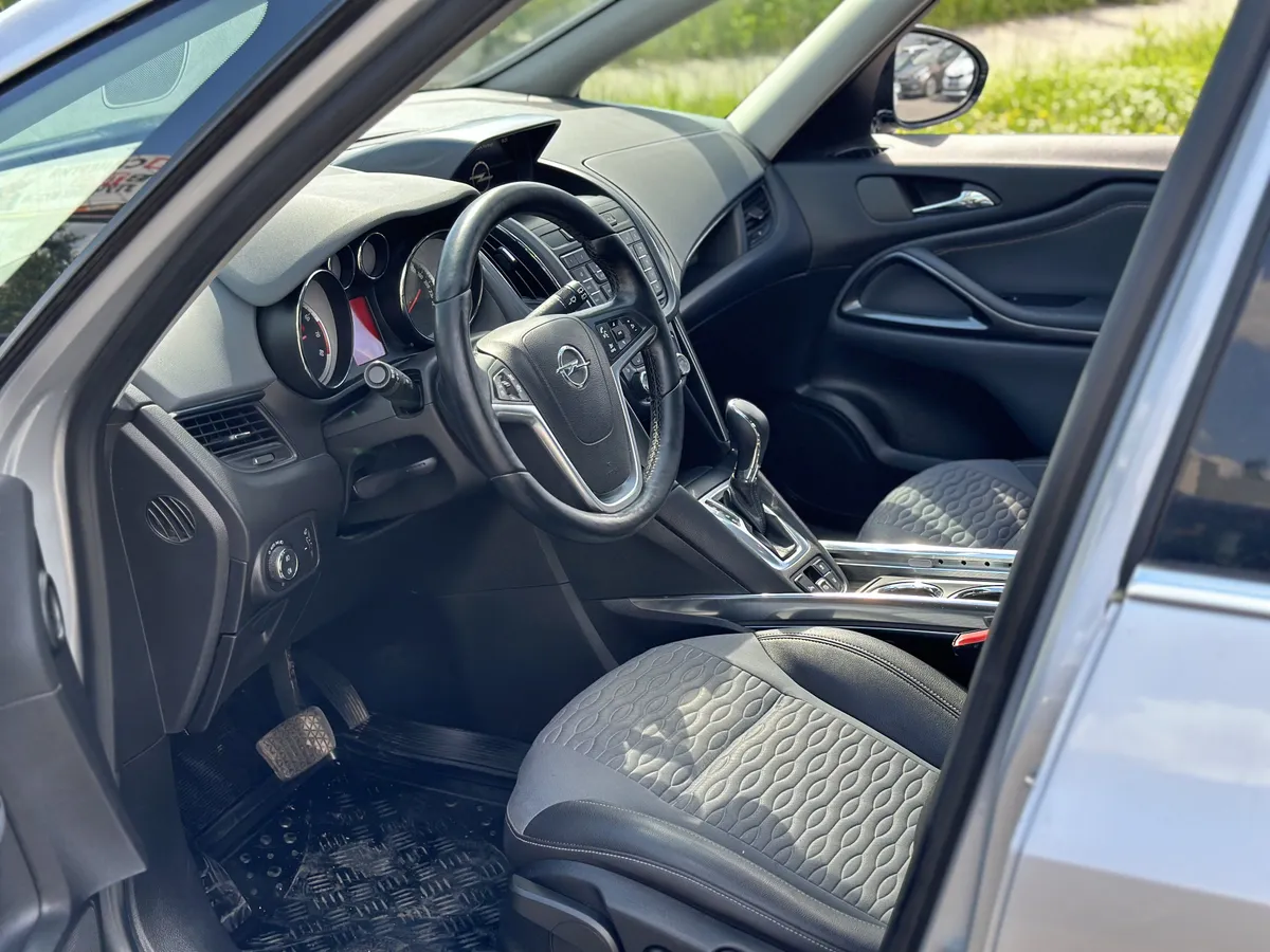 Opel Zafira 1.6 AT (170 л.с.)