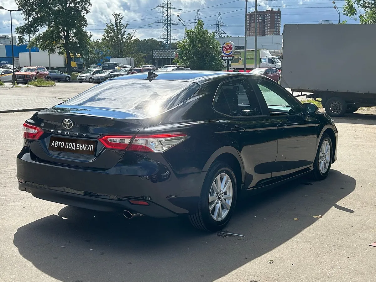 Toyota Camry 2.5 AT (181 л.с.)